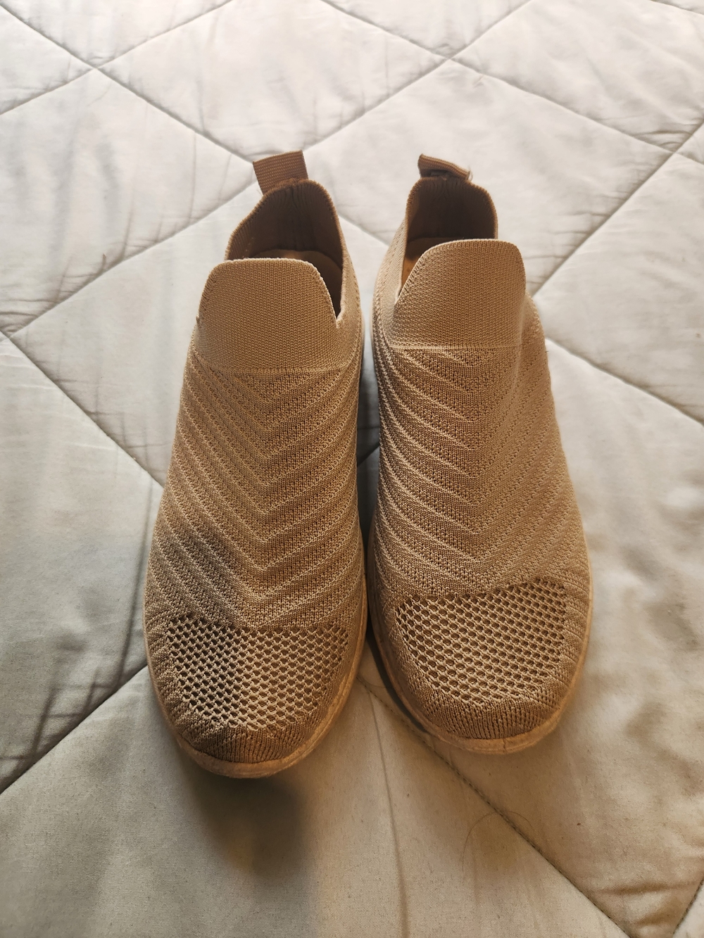 Slip-On Knit Women’s Sneakers in Tan